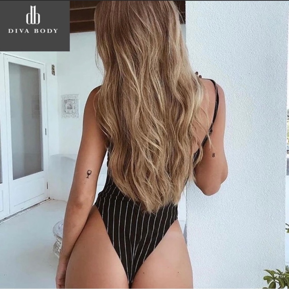Black bodysuit with white pinstripes NWT size Medium - Picture 4 of 14